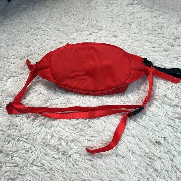 Lululemon All Hours Belt Bag Carnation Red - Picture 6 of 6